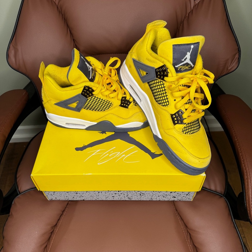 Air Jordan 4 Retro Yellow